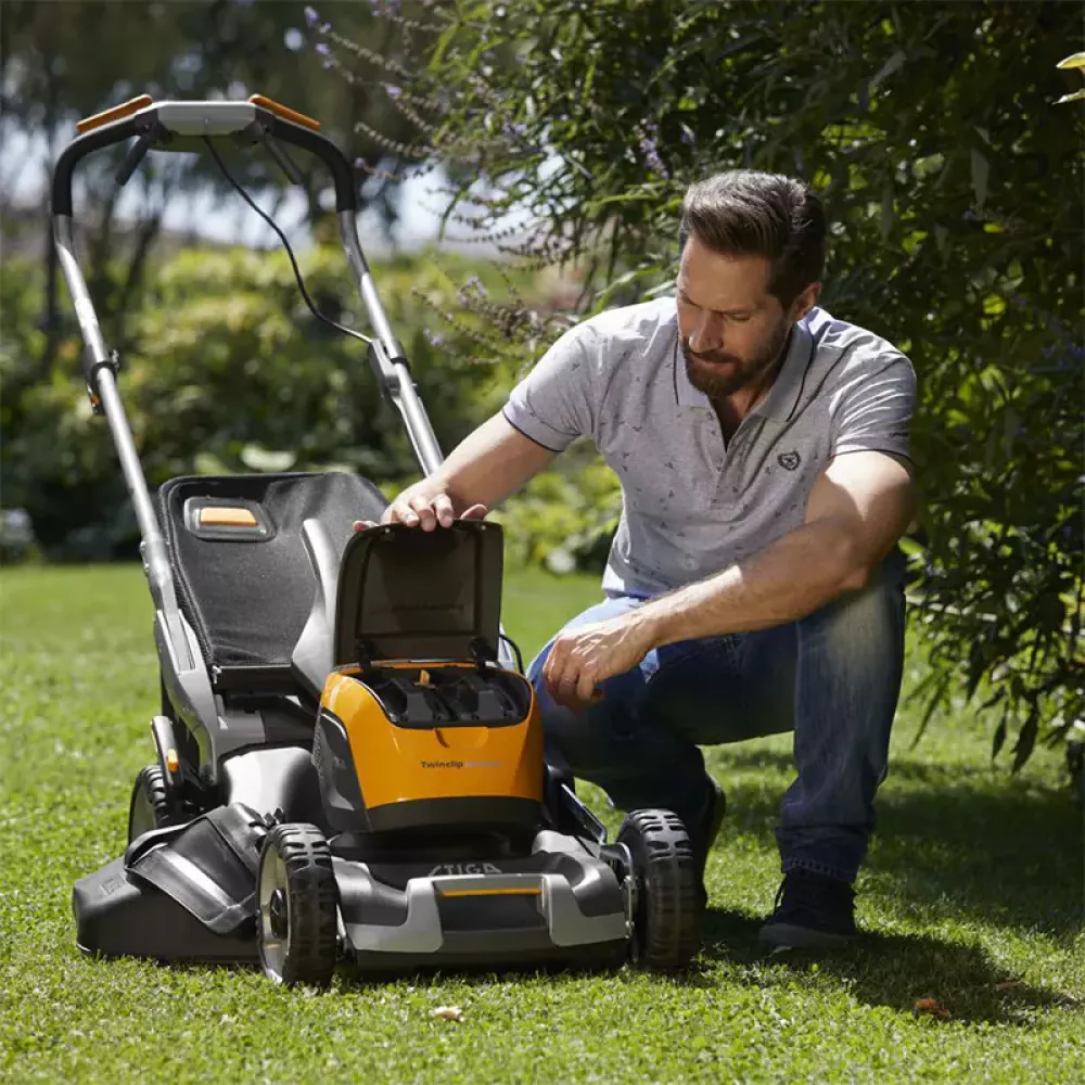 Stiga Twinclip 50 SQ DAE аккумуляторная газонокосилка (4 x 5 Ач, ЗУ) 294512878/ST1