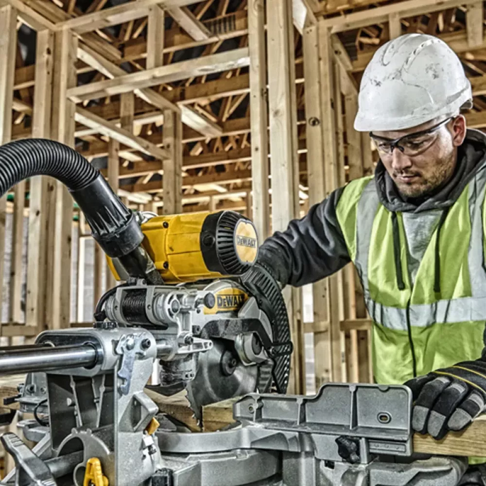 Торцовочная пила DeWALT DWS727, DWS727-QS