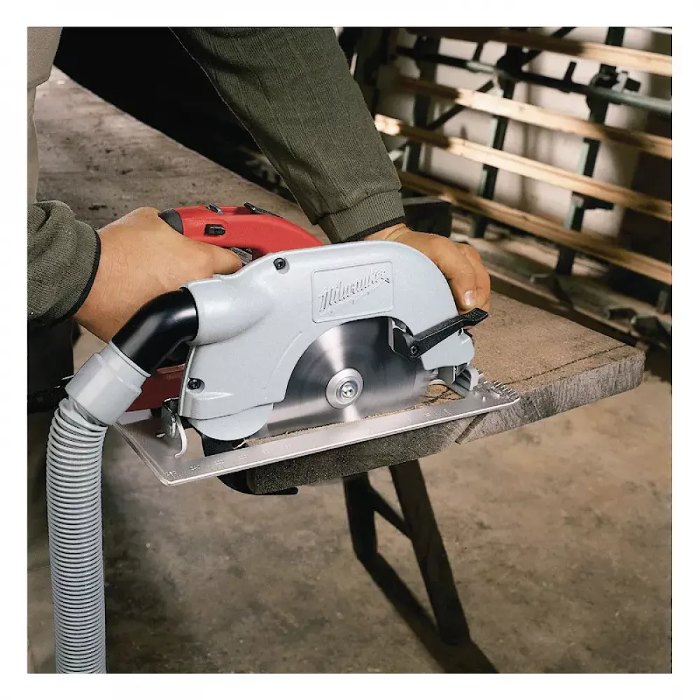 Milwaukee SCS 65 Q пила циркулярная 638051