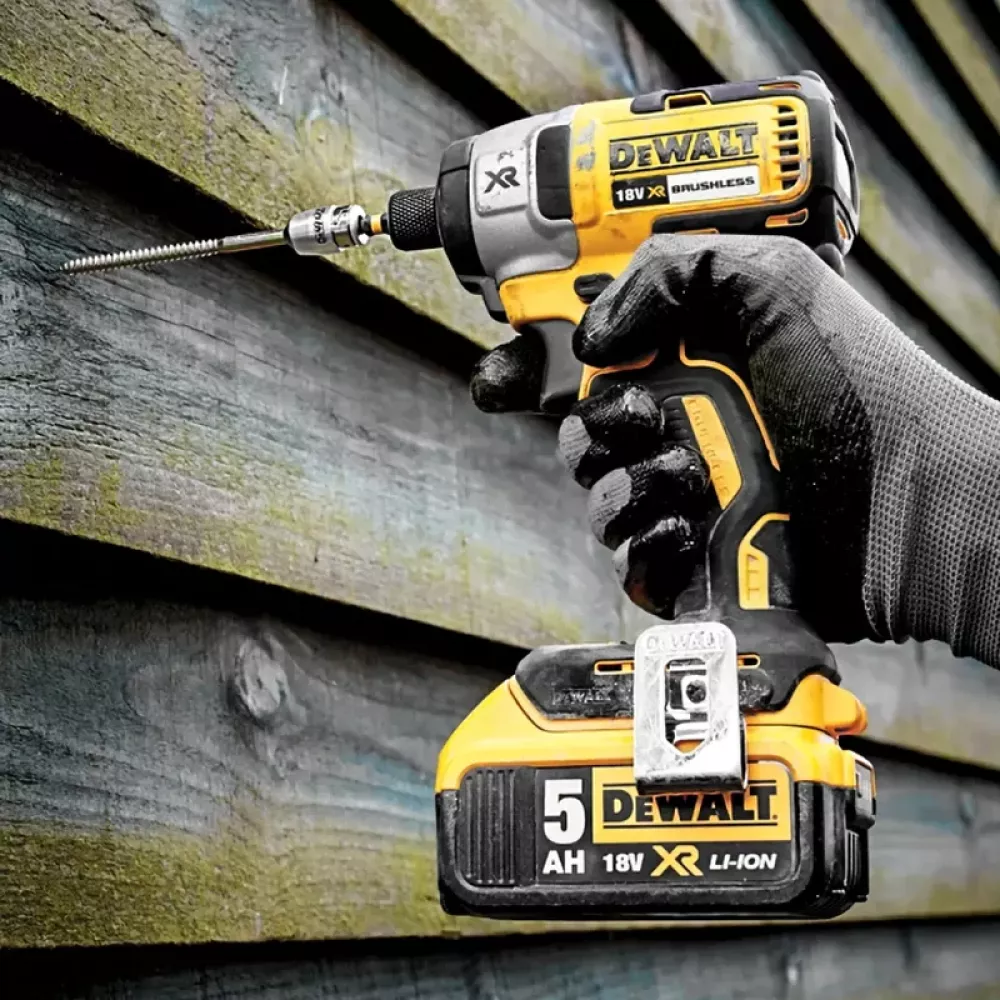 DeWalt DCF887P2SAG-RK набор инструментов шуруповерт и угловая шлифмашина (2 x 5 Ач, ЗУ)