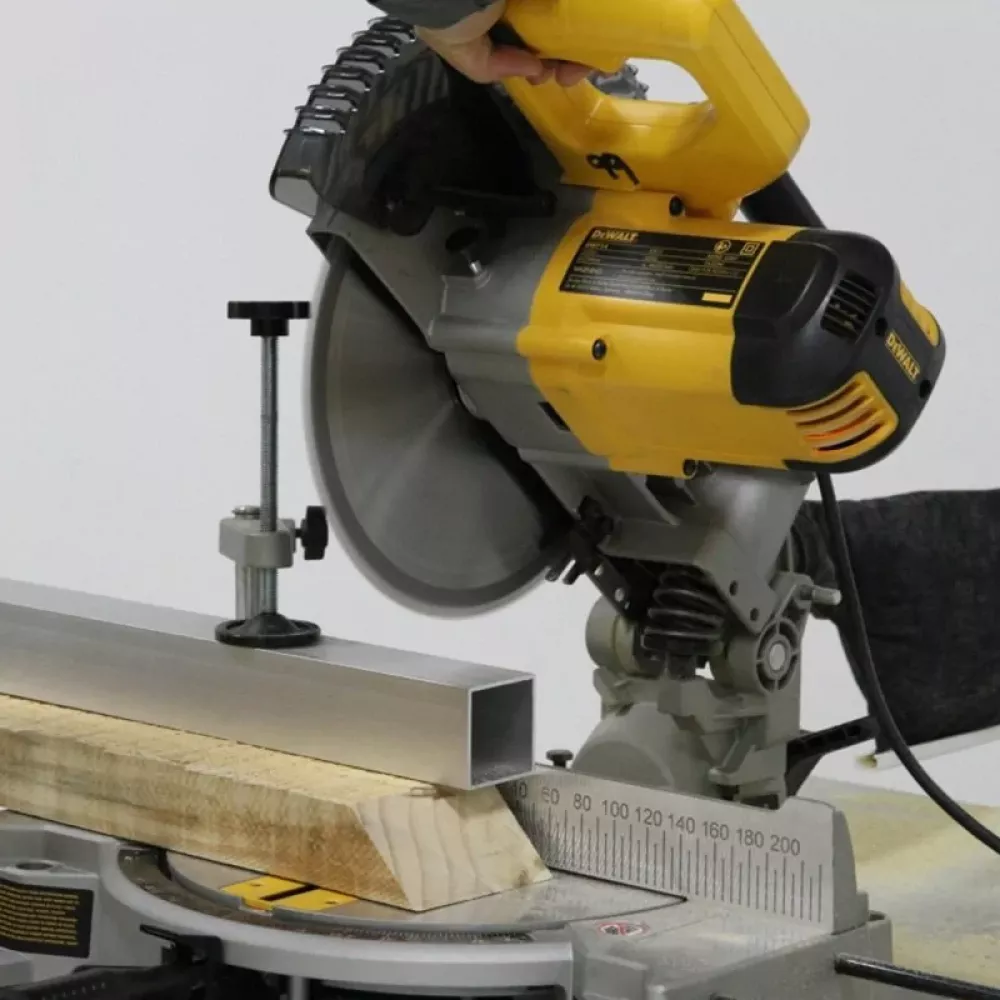 Торцовочная пила DeWALT DW714, DW714-KS